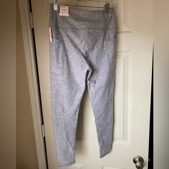 🆕Victoria’s Secret Leggings - Picture 2 of 3